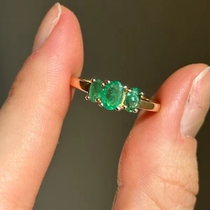 Estate 10KT Yellow Gold Genuine Oval-Cut Green Emerald 1 CT TW Accent Ring - Picture 1 of 9
