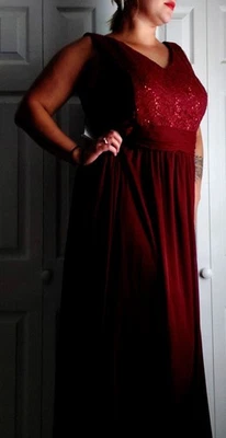 VESTIDO DE CASAMENTO Davids noiva borgonha gola V sem mangas tamanho 22 - Imagem 1 de 4