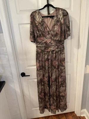 Vestido de mujer SLNY estampado floral plisado cuello en V manga corta talla 12 metálico Foto 1 de 4