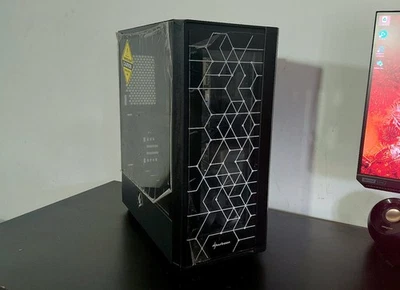 PC Gaming Desktop Xeon E3-1231 v3 (i7-4790) Ram 16GB RX 490 SSD 240GB HDD 500GB - Immagine 1 di 4