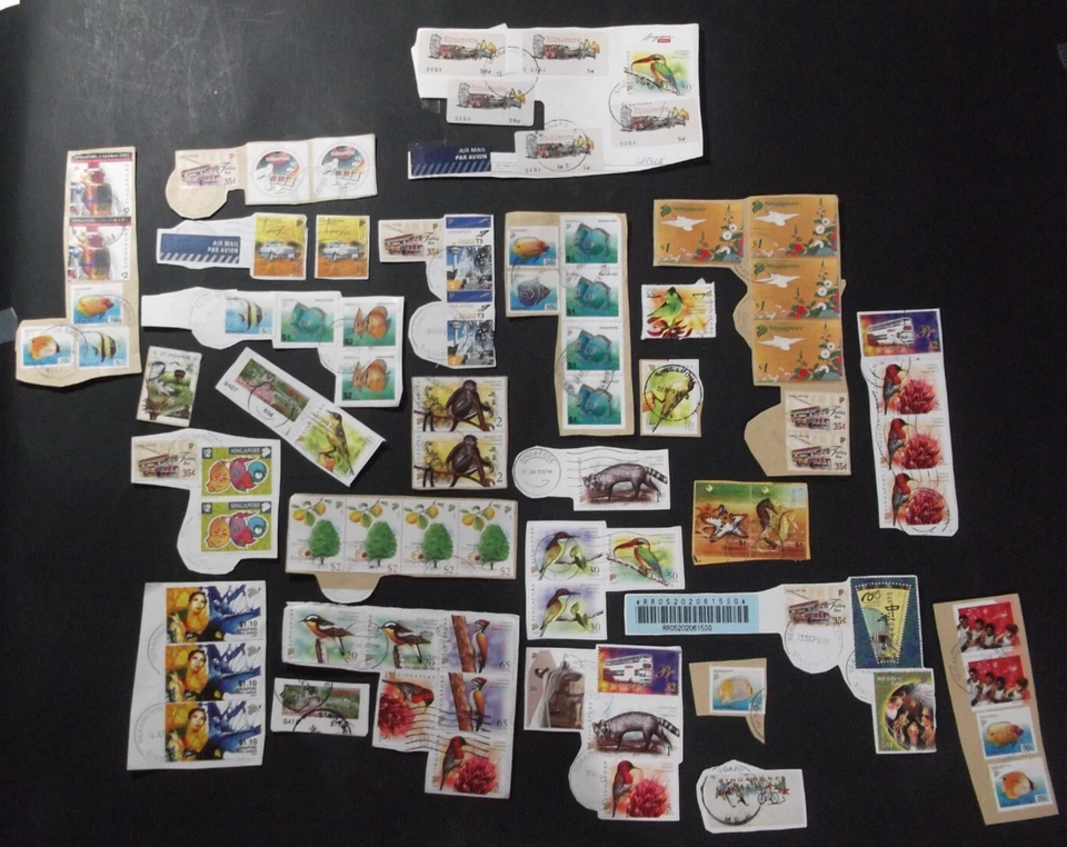 SINGAPORE 83 used stamps on paper from 2004-2009 !!! - Image 1 of 4