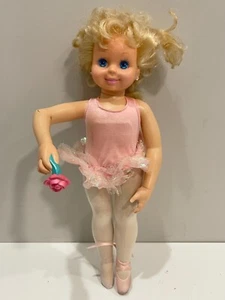 Muñeca My Pretty Ballerina Tyco 1989 16" con barra de ballet de pie - PROBADA, GRAN FORMA - Imagen 1 de 5