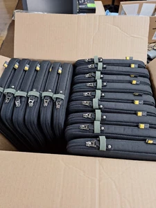 15 (quince) Estuche Negro Logic Ibira IBRS-211 Estuche/Funda de Transporte para 11" Nuevo en Caja/Tableta - Imagen 1 de 6