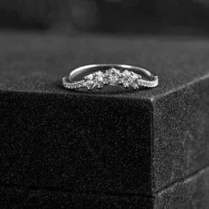 Round Lab-Created Diamond Women's Curved Band Wedding Ring 14k White Gold Plated - Picture 1 of 5