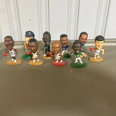 Lot Of 9 NBA Figures 5 1996-97 Headliners  Barkley Malone, Stockton Payton - Image 1 of 3