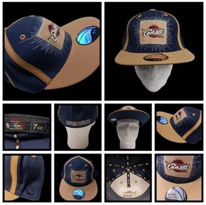 Cappello Vintage Retrò Logo Cleveland Cavaliers Fitted NBA Link Ufficiale 7 1/2 Nuovo con etichette - Foto 1 di 11
