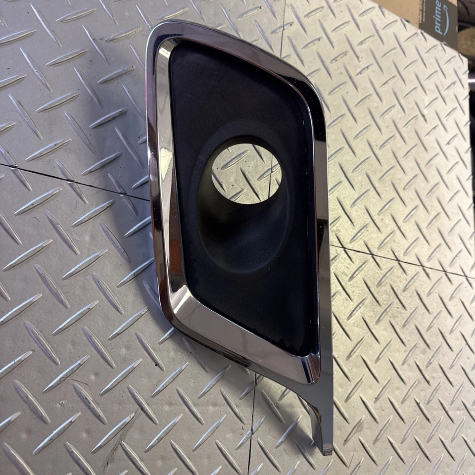 Cubierta de luz antiniebla Lincoln MKZ 2010 a 12 con bisel cromado Foto 1 de 4