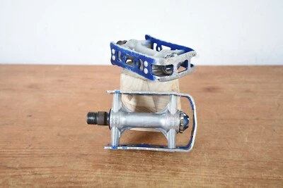 KKT FMX LIGHTNING KYOKUTO AZUL VIEJA ESCUELA BMX BICICLETA JUEGO 9/16 x 20 TPI Foto 1 de 4