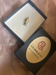 Pin Brooch Fountain Pen Nib New In Box  Grimm & Co Rotherham Writers Gift? - Picture 1 of 6