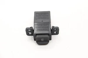 Infiniti QX80 2018-2021 consola central accesorio toma de corriente USB fabricante original - Imagen 1 de 10
