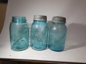 Menge 3 Blue Ball Quart Gläser 2 Perfect Mason mit Deckel und 1 blau Mason mit Deckel - Bild 1 von 3