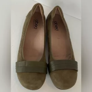 Abeo B.I.O. System Tessa Neutral Olive Green Leather Flats Shoes Size 8 N - Picture 1 of 4