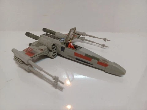 Vintage 1995 Star Wars Action Fleet Micro Machines X-Wing Fighter Red 5 W/ 2 Fig Cover