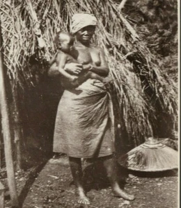 SIERRA LEONE MENDI TRIBE MOTHER BABY GRASS HUT COLONY PROTECTORATE RPPC PHOTO - Picture 1 of 3