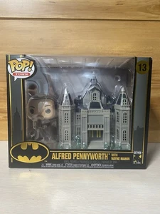 Funko Pop! Town: DC Universe - Alfred Pennyworth mit Wayne Manor #13 - Bild 1 von 10