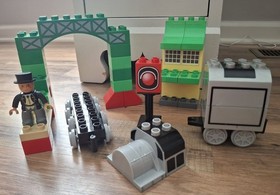 Lego Duplo Set 3353 Thomas Sir Topham Hat  Incomplete missing Spencer and Tracks