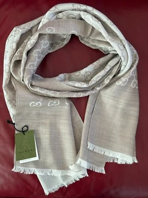 $490 GUCCI GG Jacquard Tejido Lana-Seda Bufanda | Arena | 70"L x 18.5"W Foto 1 de 4
