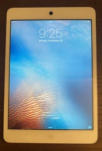 iPad mini 1st generation 12.7 gb - Bundle with LifeProof Case - Picture 1 of 7