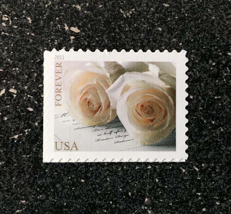 2011USA #4520 Forever - Wedding Roses - Single  Mint NH - Image 1 of 1