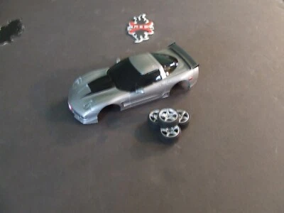*XMODS USED 2003 SILVER CHEVY CORVETTE C5 BODY W/ FRONT & REAR CLIPS & WHEELS*C - Image 1 of 4