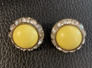 "Pendientes de clip vintage de metal tono bronce con halo de diamantes de imitación de cabujón amarillo de 1""" - Imagen 1 de 5