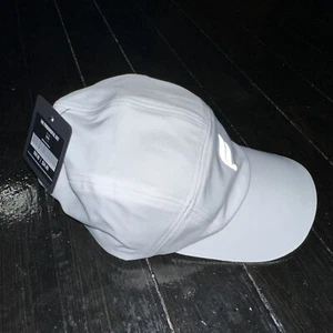 Fabletics The Fundamental Hat Men's White Polyester Running Sport Outdoor - Picture 1 of 5