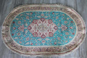 AN OUTSTANDING PERSIAN Q U M HANDMADE SILK RUG WITH FLORAL DESIGN 120 X 75  CM - Picture 1 of 6