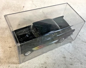 Chevy gebautes 1/25 Modell von 1955, inklusive Klarsichtvitrine!  (C) - Bild 1 von 8