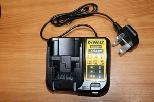 CARGADOR DE BATERÍA DEWALT DCB107 PARA BATERÍAS DESLIZANTES DE IONES DE LITIO XR DE 10,8 V, 14,4 V Y 18 V - Imagen 1 de 2