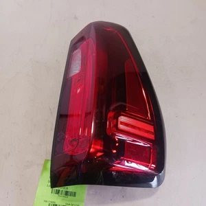 Sierra 1500 Pickup Driver Tail Light Fits 19-25 4789928 - Picture 1 of 12