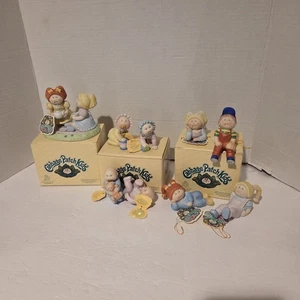 KONVOLUT VINTAGE 1984 KOHL PATCH PORZELLAN FIGUREN KINDER SPIELEN MIT ETIKETT - Bild 1 von 8