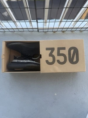 Talla 8 - Adidas Yeezy Boost 350 V2 Low Oreo Foto 1 de 4