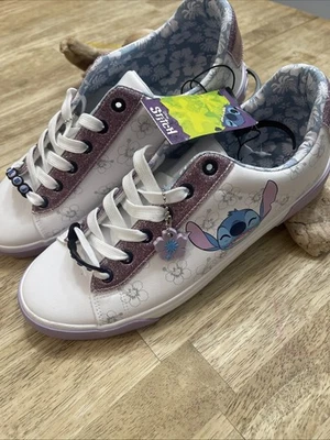 Zapatillas bajas Disney Stitch para mujer 11 detalles brillantes con cordones llavero Foto 1 de 4