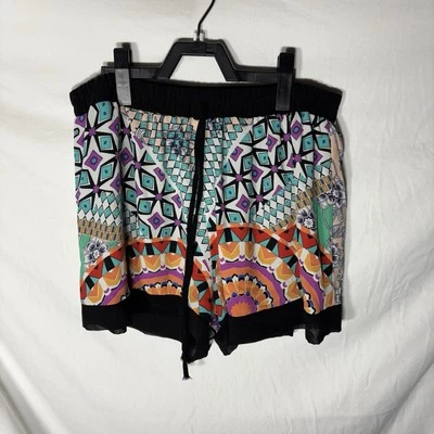 Pantalones Cortos Para Mujer LILA WEAR CO. Estampado Geométrico Medianos Foto 1 de 4