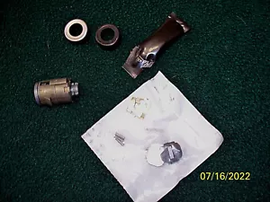 GM 88937321 DOOR LOCK CYLINDER KIT PART FACTORY OEM - Picture 1 of 2