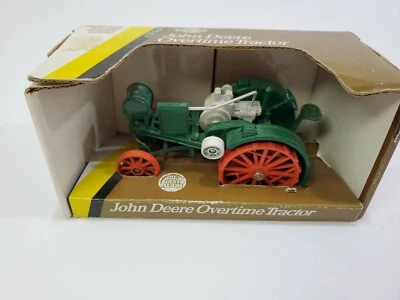 Tractor de horas extras John Deere Waterloo Boy escala 1/32 Ertl vintage nuevo en caja no. 5607 Foto 1 de 4