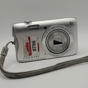 Nikon CoolPix S3700 20.1MP 8x Optical Zoom Digital Camera Only Tested - Picture 1 of 4