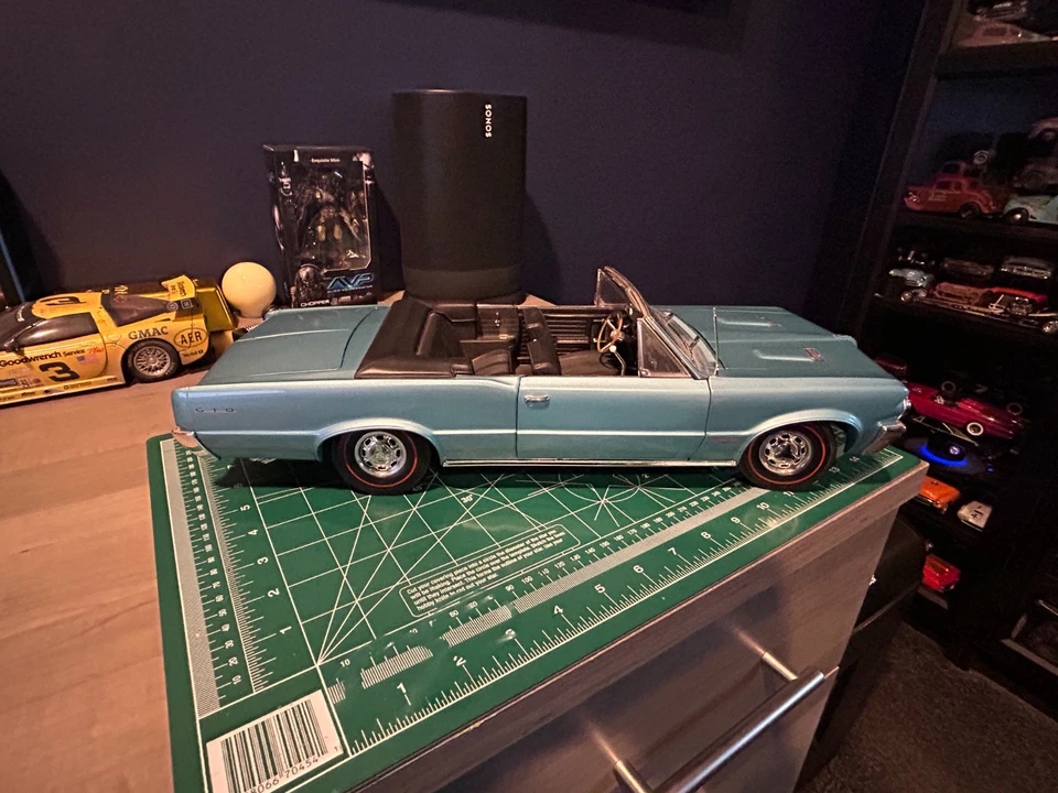 AMERICAN MUSCLE '64 PONTIAC GTO , 1/12 DIE-CAST, RARE !! - Image 1 of 4