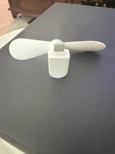 Mini Cooling White Fan 3.5” Diam. Blade-For Iphone with Lightening Connector - Photo 1 sur 5