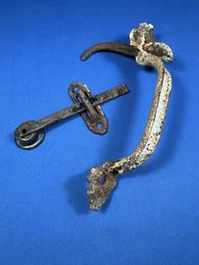 19thC Thumb Latch Door Handle HARDWARE ~ Lift Bar & Staple ~ Maine Salvaged - Picture 1 of 9