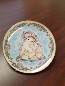 Vtg Hamilton Collection Plate "A Hug From The Heart" by Kristin - Picture 1 of 3