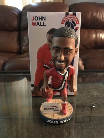 2015-16 John Wall Bobblehead SGA Cover