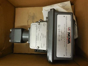 NEW UNITED ELECTRIC TYPE H115C MODEL 52 NOVA SERIES PRESSURE CONTROL - Picture 1 of 3