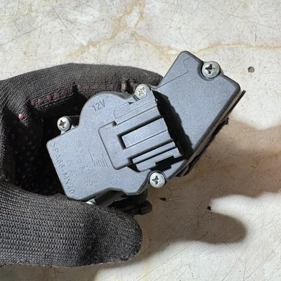 SEAT ALHAMBRA REAR QUARTER WINDOW MOTOR 7M0847080 - Image 1 of 4