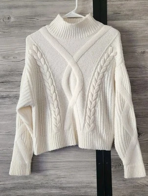 Suéter grueso trenzado tejido con cable Elizabeth and James talla pequeña recortado cuadrado Foto 1 de 4