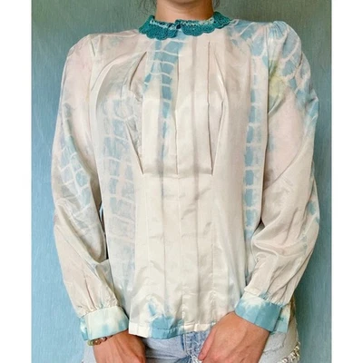 Blusa vintage teñida a mano azul pastel Shibori años 80 hace poliéster eduardiano Foto 1 de 4