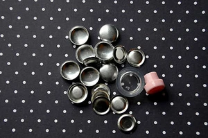 25 x self cover metal flat back buttons size 24 (15mm) + TOOL - Picture 1 of 3