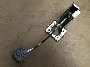 Toyota Hilux 2005 - 2015 SR SR5 workmate brake pedal assembly manual - Picture 1 of 3