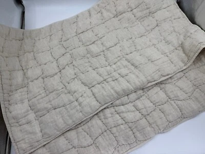 Juego/2 fundas de almohada acolchadas artesanales Pottery Barn Cloud, King, lino/avena Foto 1 de 3