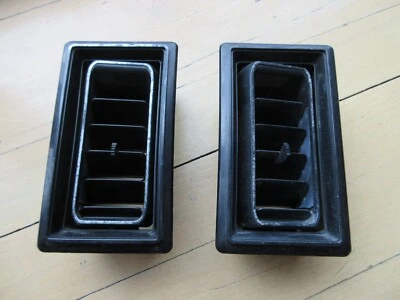 Par de rejillas de ventilación de tablero Ramcharger Dodge 1981 a 1993 OEM 4162095 Foto 1 de 4